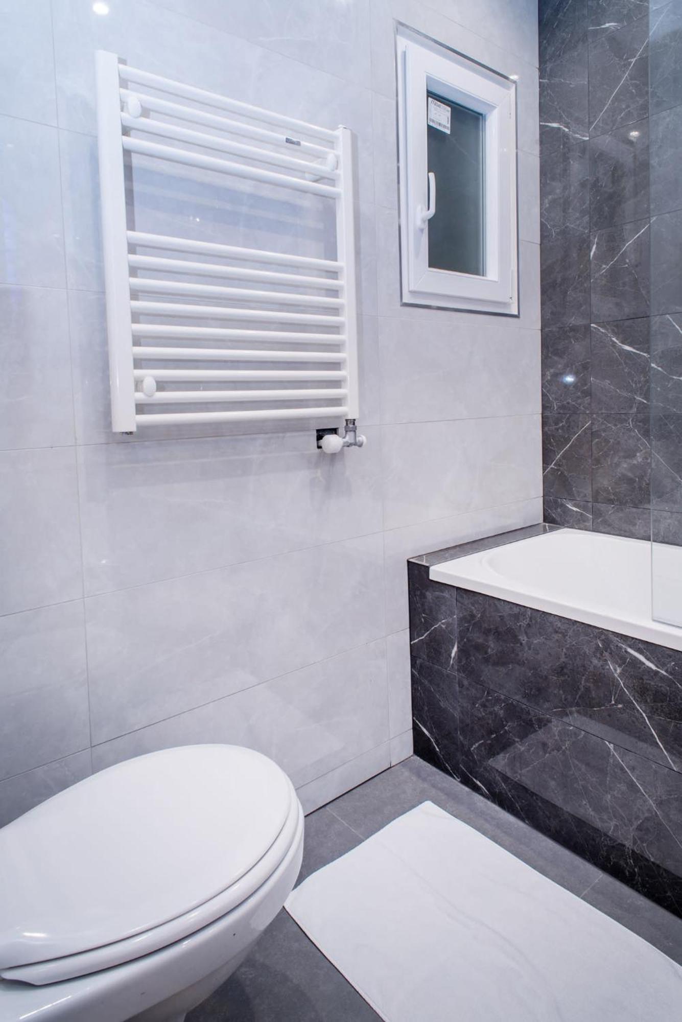Very Central New And Large Ac Apartment Boedapest Buitenkant foto